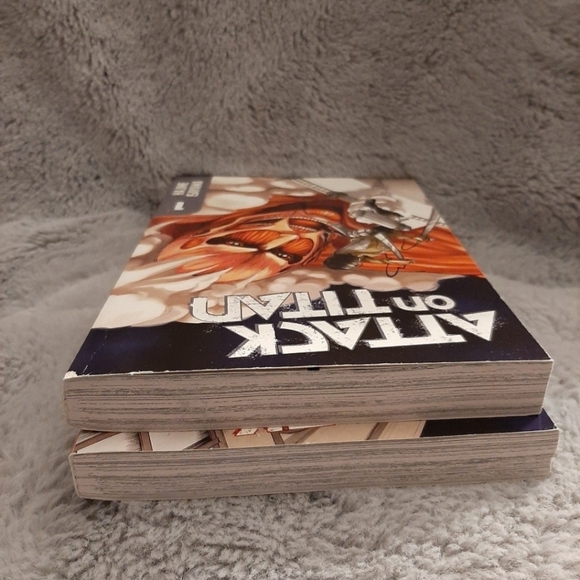 Attack On Titan Volume 1 - 2 Manga Set English - Picture 3 of 3